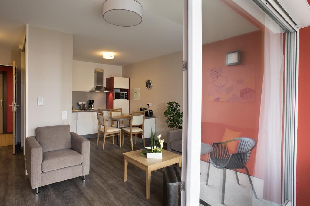 Aparthotel Domitys Le Palmier Du Roi Pau Habitación foto